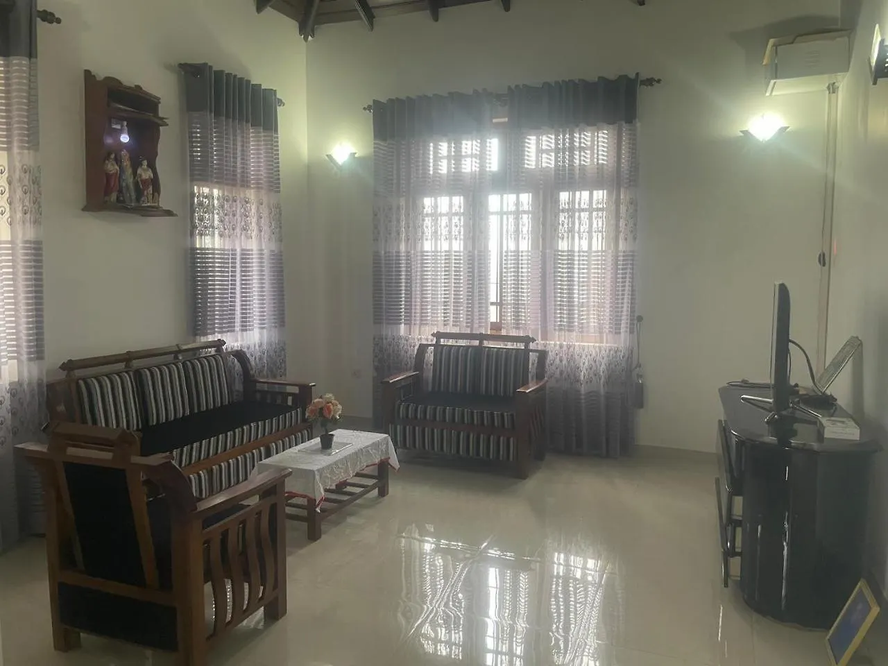 New D R Randi Homestay Negombo