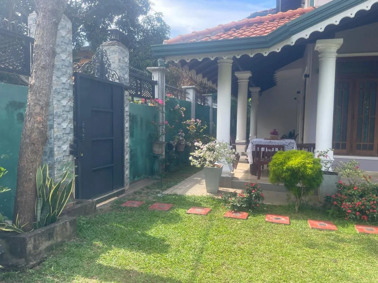 New D R Randi Homestay Negombo